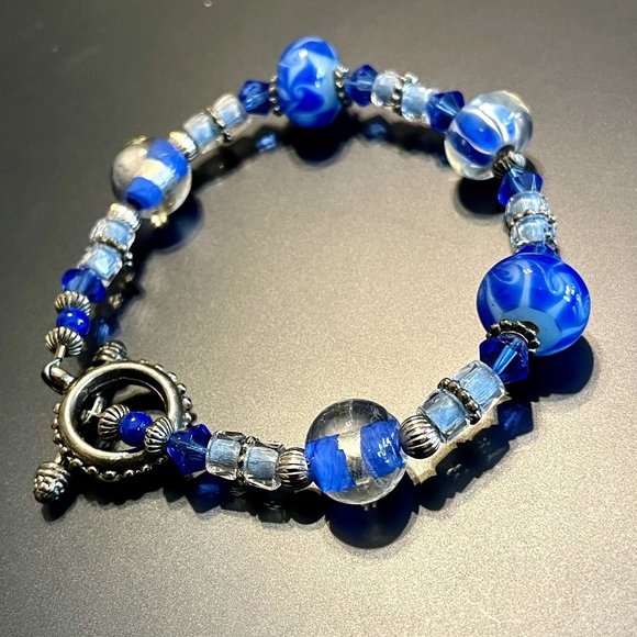 Stunning Blue & White Art Glass Beaded Toggle Bracelet - Picture 3 of 7